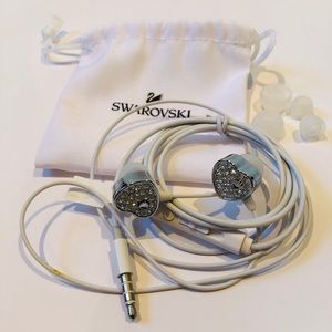 NEW SWAROVSKI Heart shapes earbud headphones